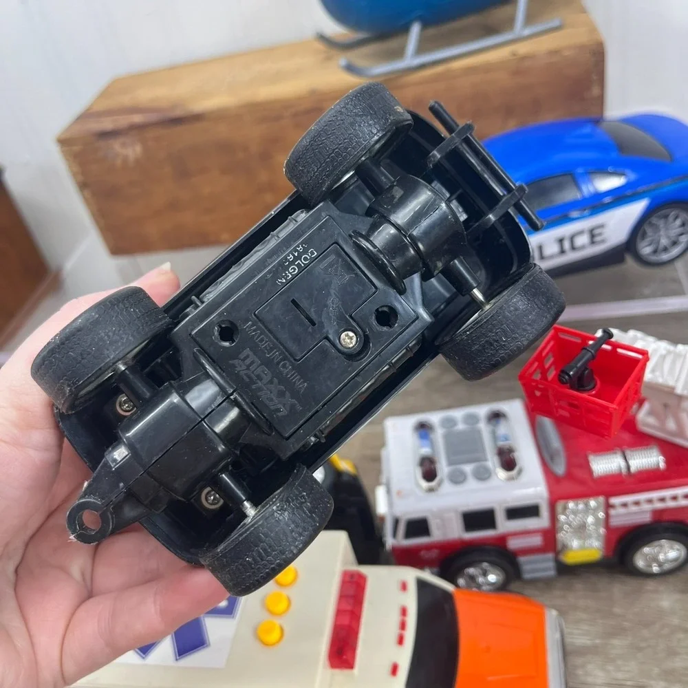 Lot of Emergency Vehicles Toy Cars Fire Truck School‎ Bus Ambulance Police